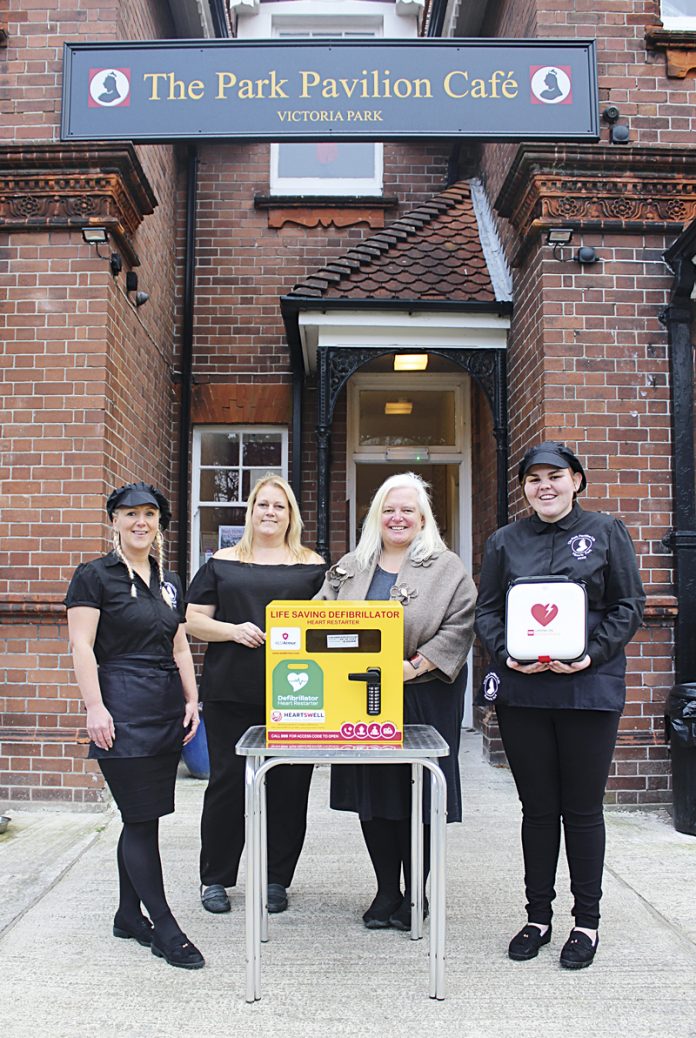 Defibrillator-Victoria-Park-Cafe Defibrillator-Victoria-Park-Cafe