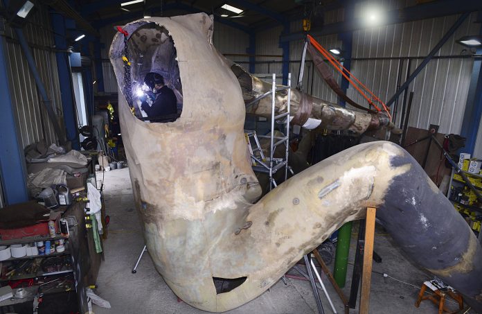 Messenger---welding-inside-2-credit-Stewart-Writtle Messenger---welding-inside-2-credit-Stewart-Writtle