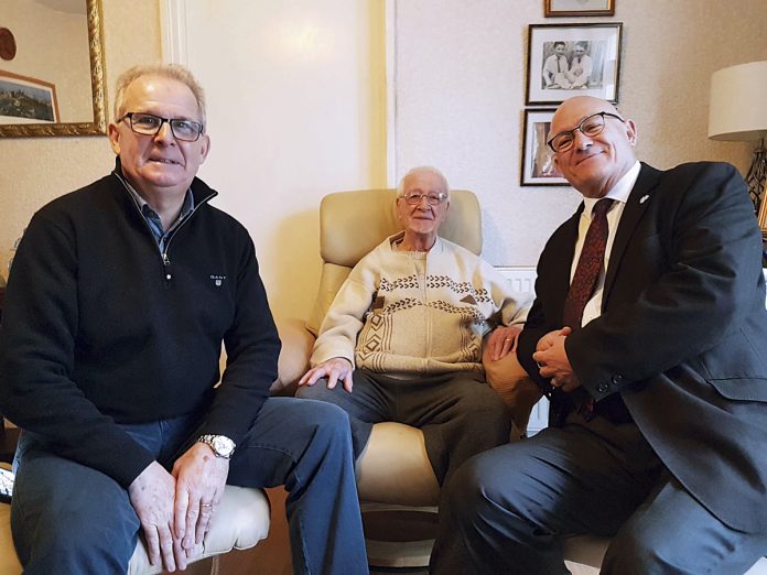 Volunteer-Robbie-Nairn-Gordon-Murdoch-and-Councillor-Tuffin Volunteer-Robbie-Nairn-Gordon-Murdoch-and-Councillor-Tuffin