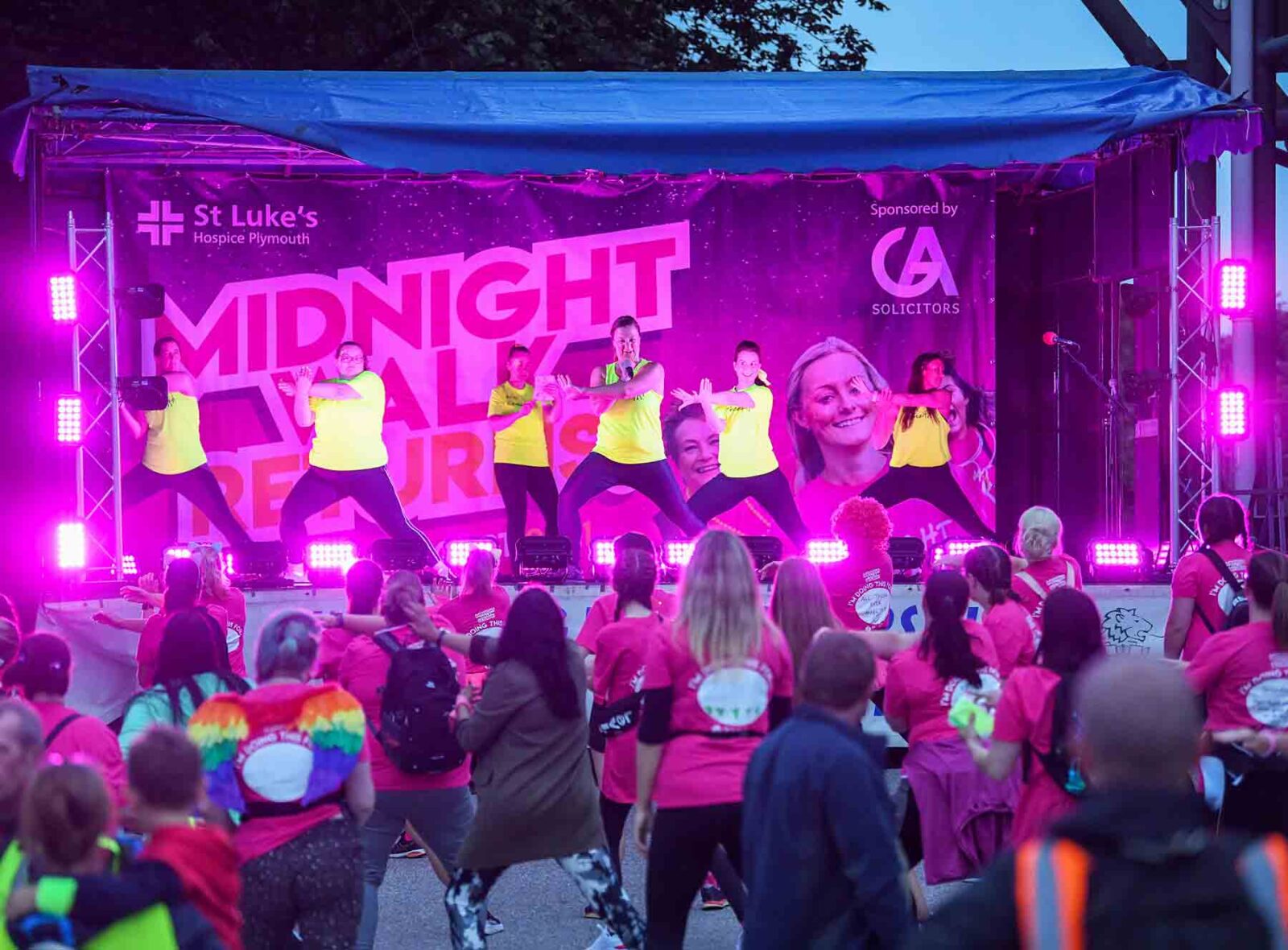 Midnight-Walk-dancers