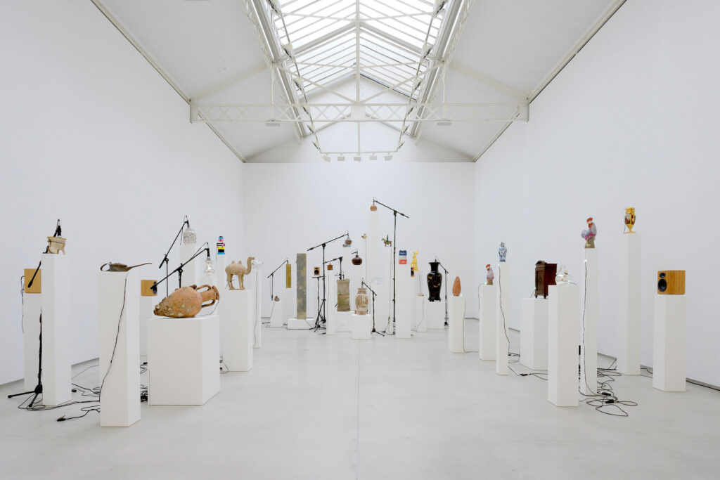 OliverBeer_Household-Gods-installation-close_Charles-Duprat