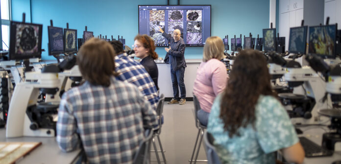 Nikon 5g Labs in use Plymouth University has become home to the first 5G interactive microscope labs in Europe.