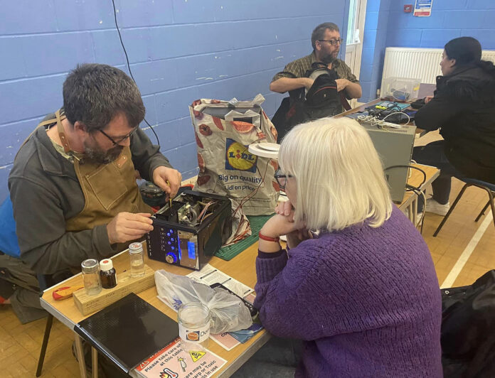 Repair cafe pic