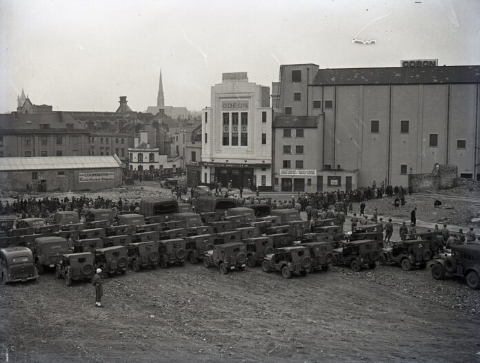 Former WREN Suzanne Sparrow and Britain Ocean's City Salute D-Day Heroes 80 Years On 2