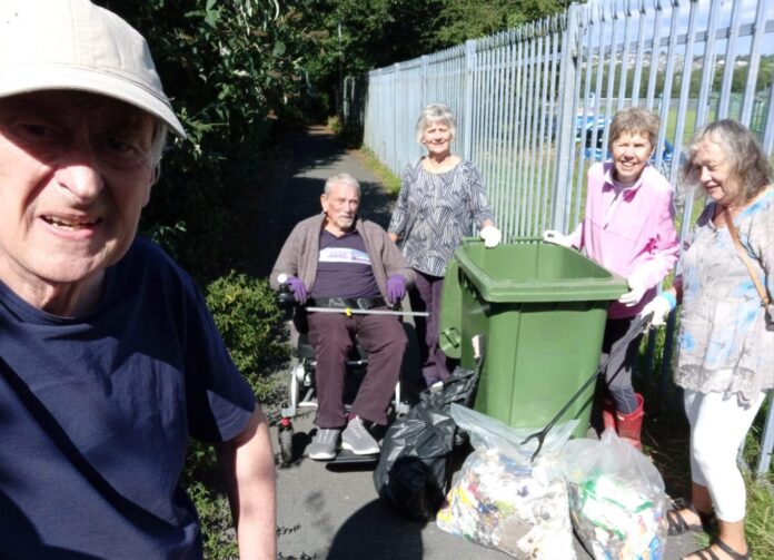 litter picker photo stoke damerel