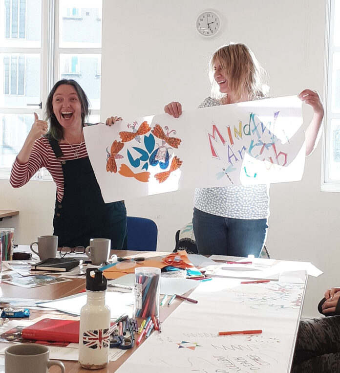 Mindful Art Peg Emma thumbs up square