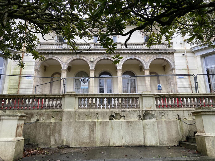 Pounds House